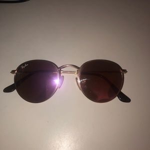 Pink round Ray-Bans